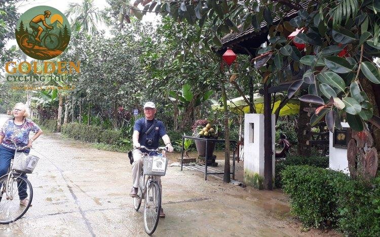 Hue Bike Tour to Thuy Bieu Village: Eco Biking & Cooking Tour